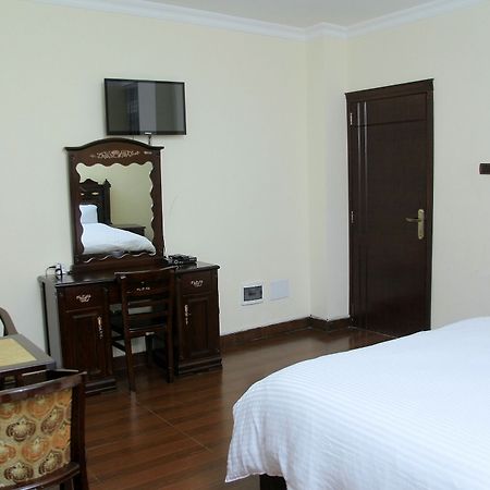Bnow Hotel Addis Ababa Exterior photo