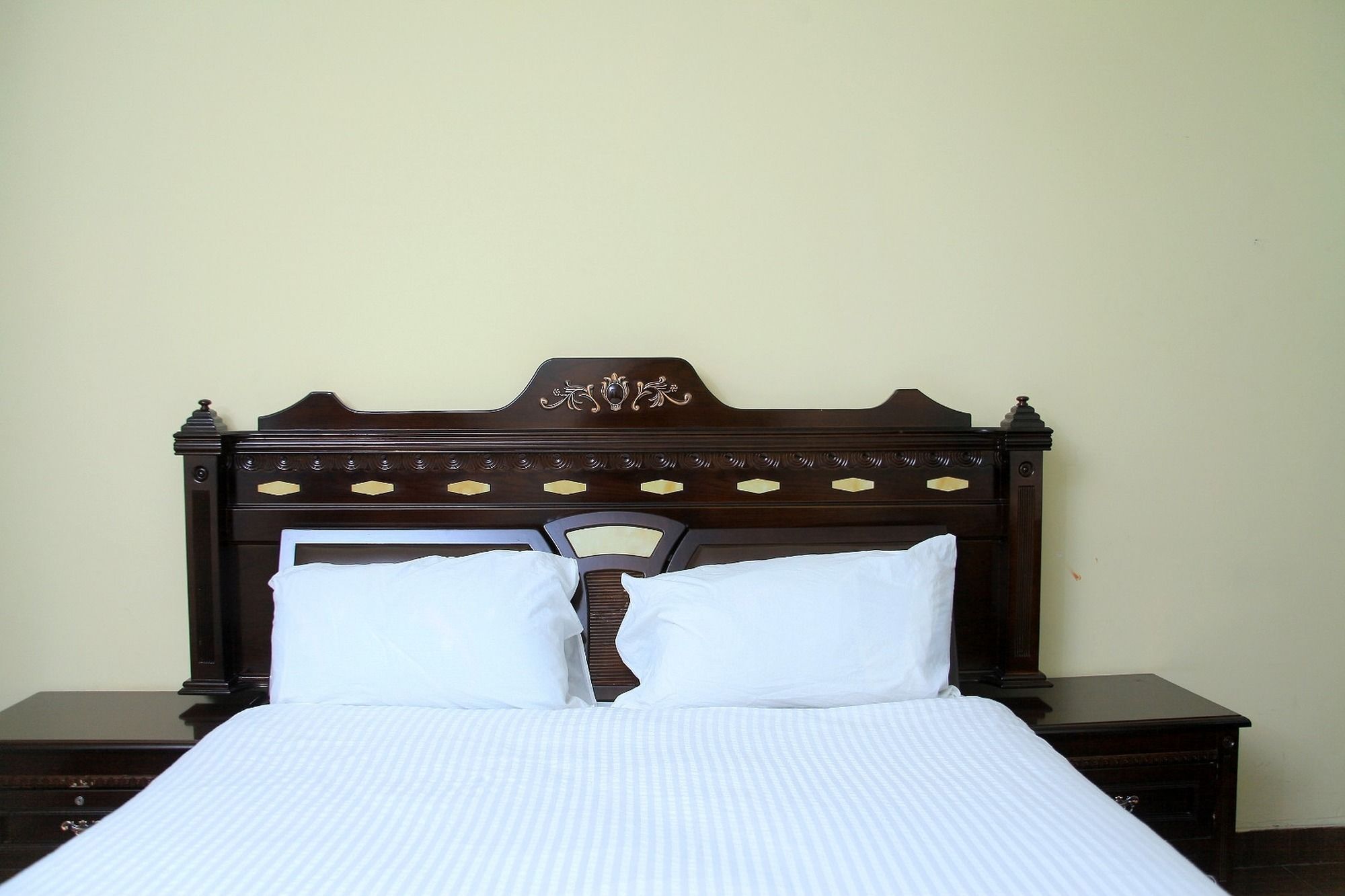 Bnow Hotel Addis Ababa Exterior photo