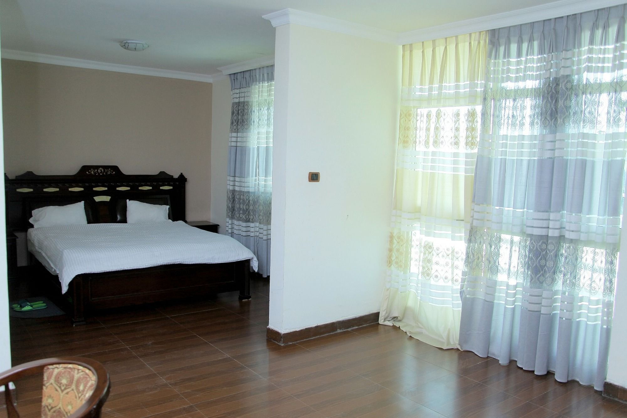 Bnow Hotel Addis Ababa Exterior photo